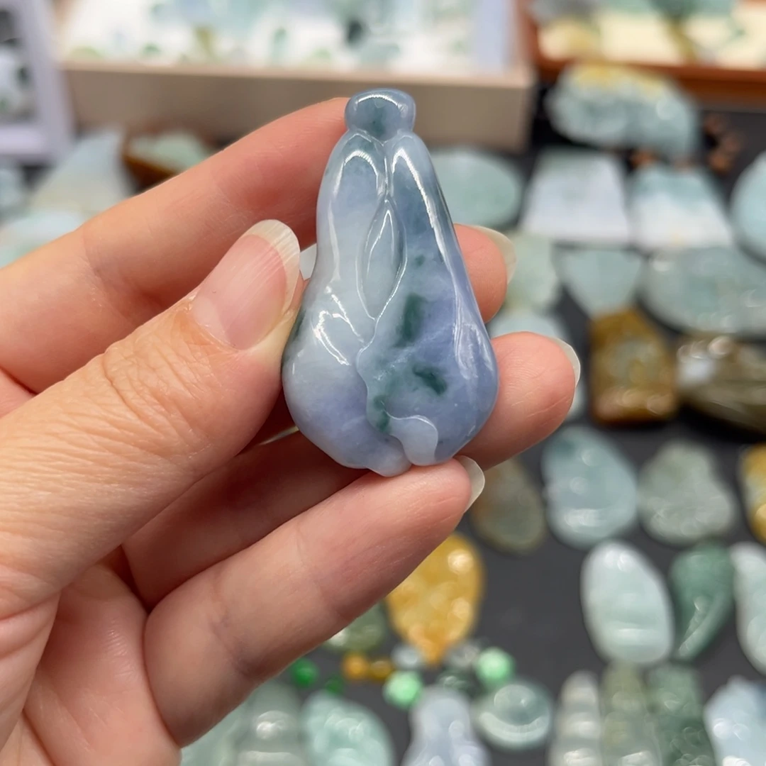 翡翠未镶嵌颈饰白菜