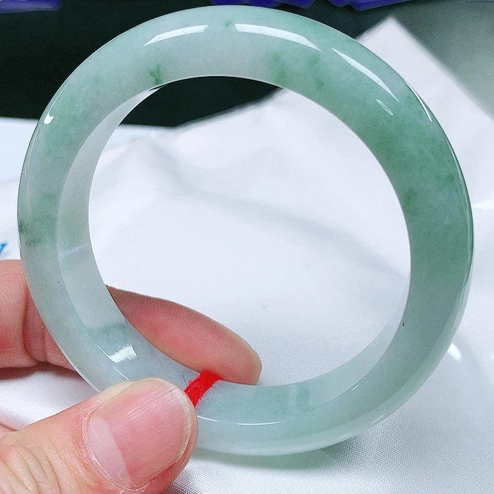 翡翠手镯（圆镯）未镶嵌翡翠手镯未镶嵌