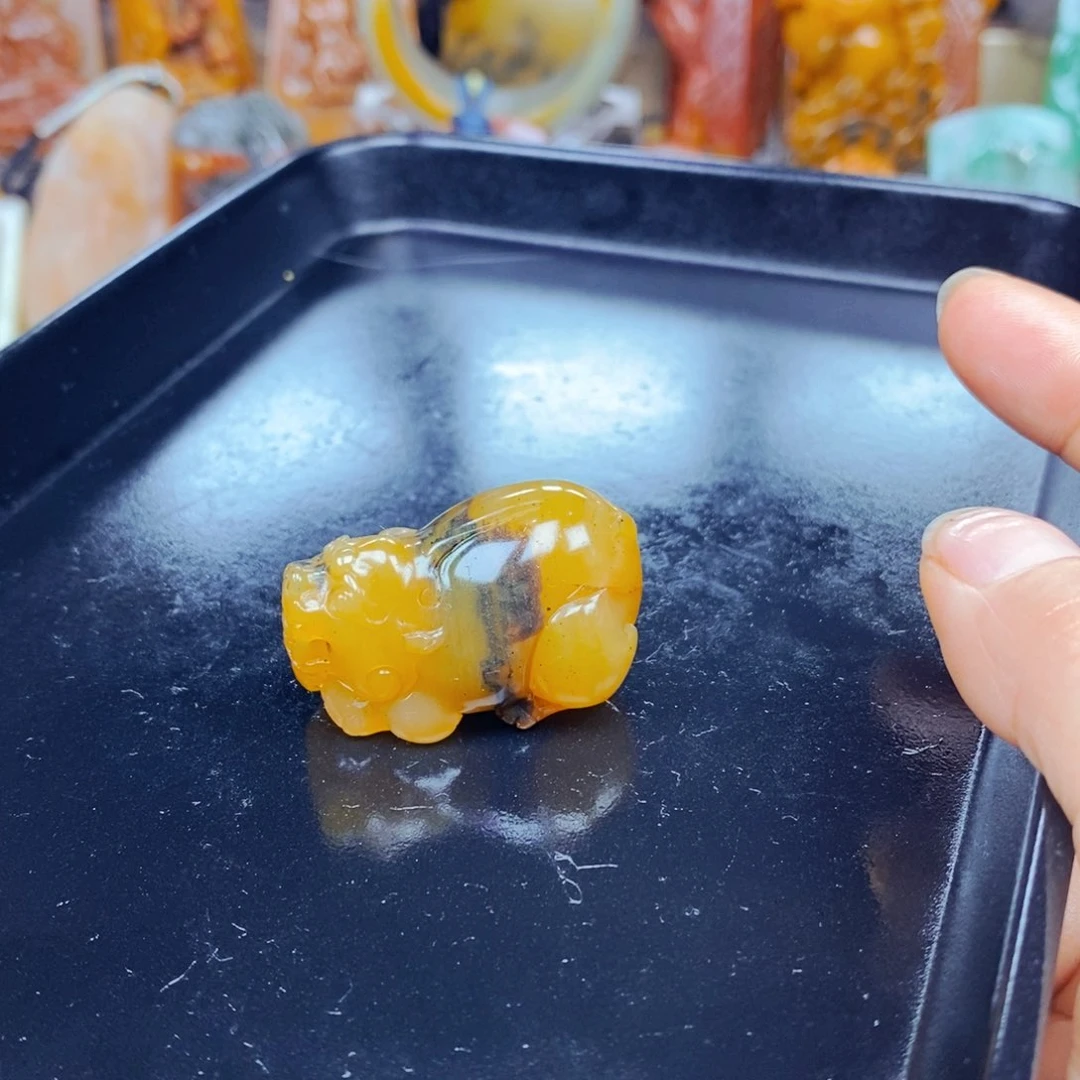 石英质玉（黄龙玉）未镶嵌颈饰
