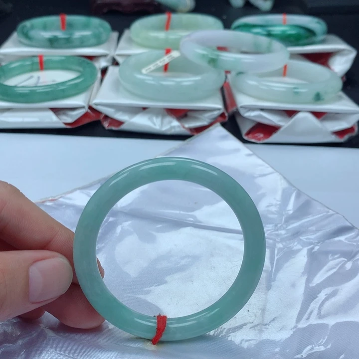 未镶嵌手镯翡翠52圈