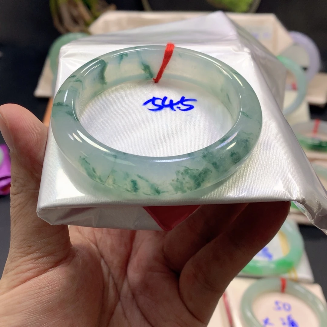 翡翠未镶嵌手镯翡翠