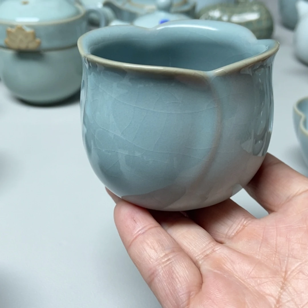 咩***支钉玫瑰杯带礼盒