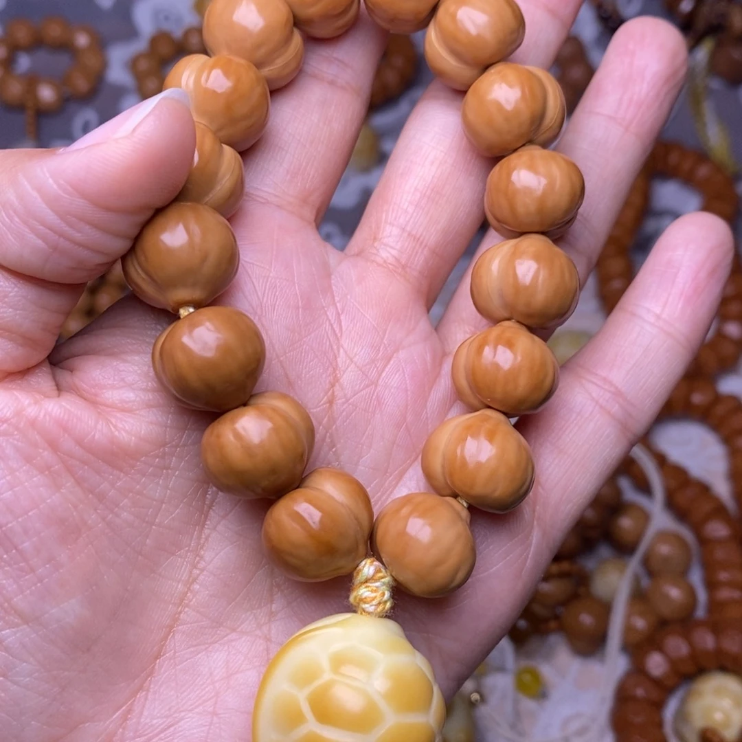 把件猴头核桃柯基屁桃龟甲