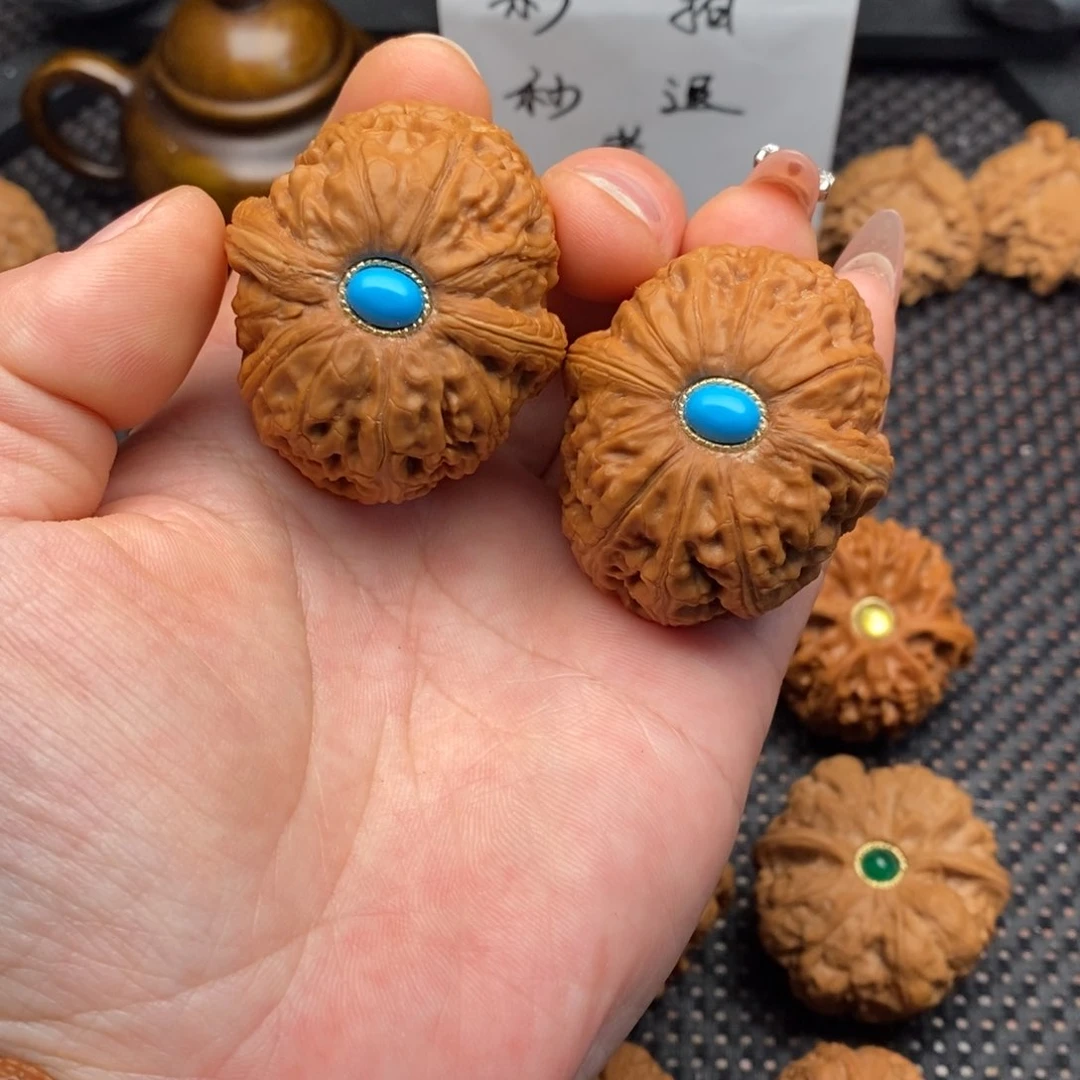 文玩核桃把件元宝46尺镶嵌款