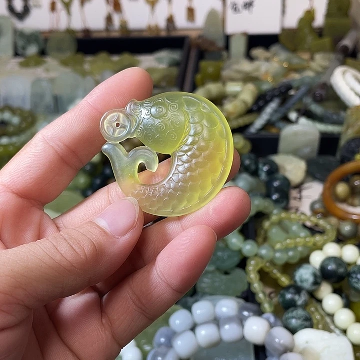 未镶嵌蛇纹石玉颈饰