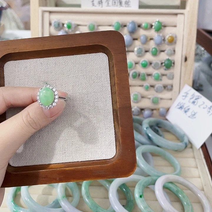 翡翠未镶嵌颈饰天然翡翠Ａ货