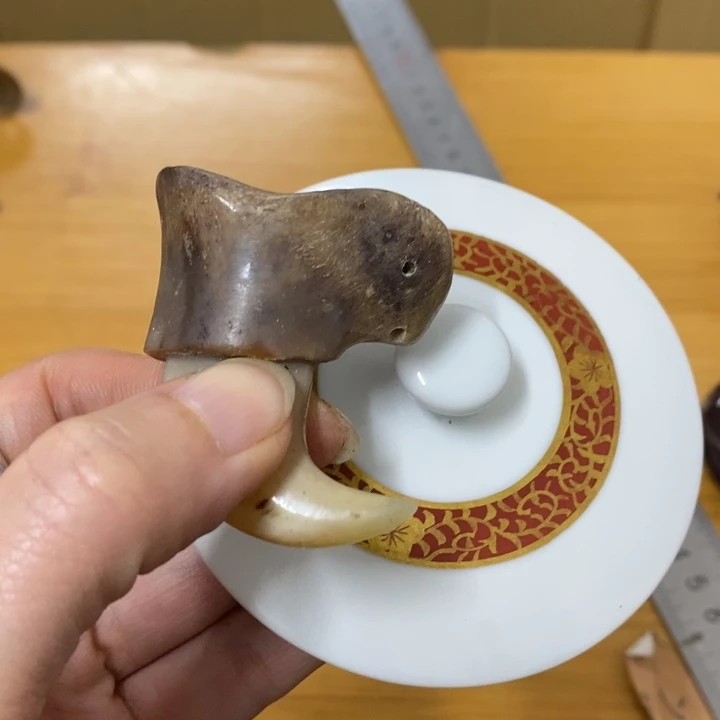 瓷片哈中古工艺品一件