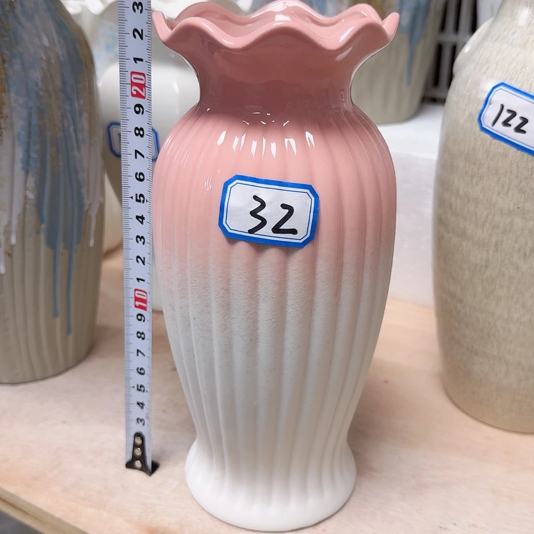 瓶32号粉白磨砂高23厘米一个