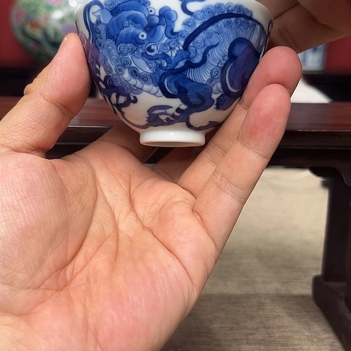 杯子青花狮子纹杯子
