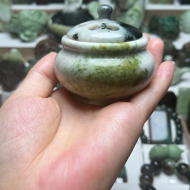 独山玉未镶嵌把件