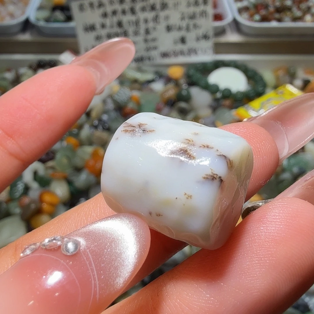 和田玉未镶嵌珠宝奇石