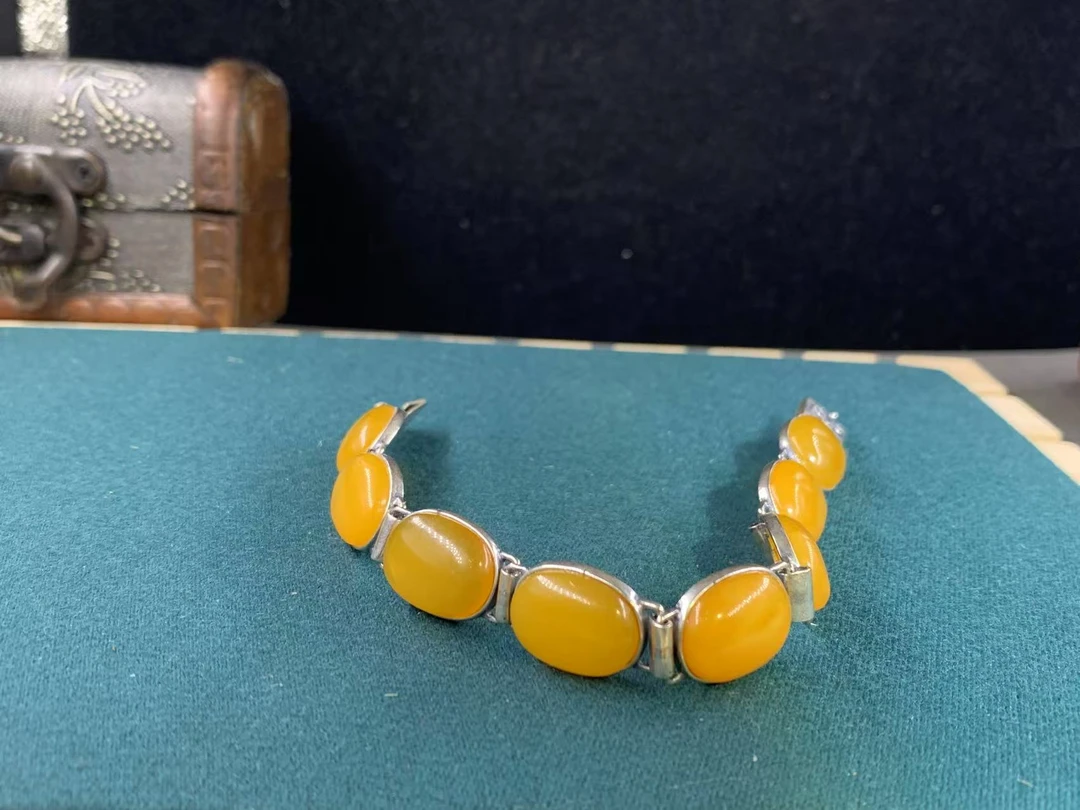 噶玛珠宝蜜蜡银手链