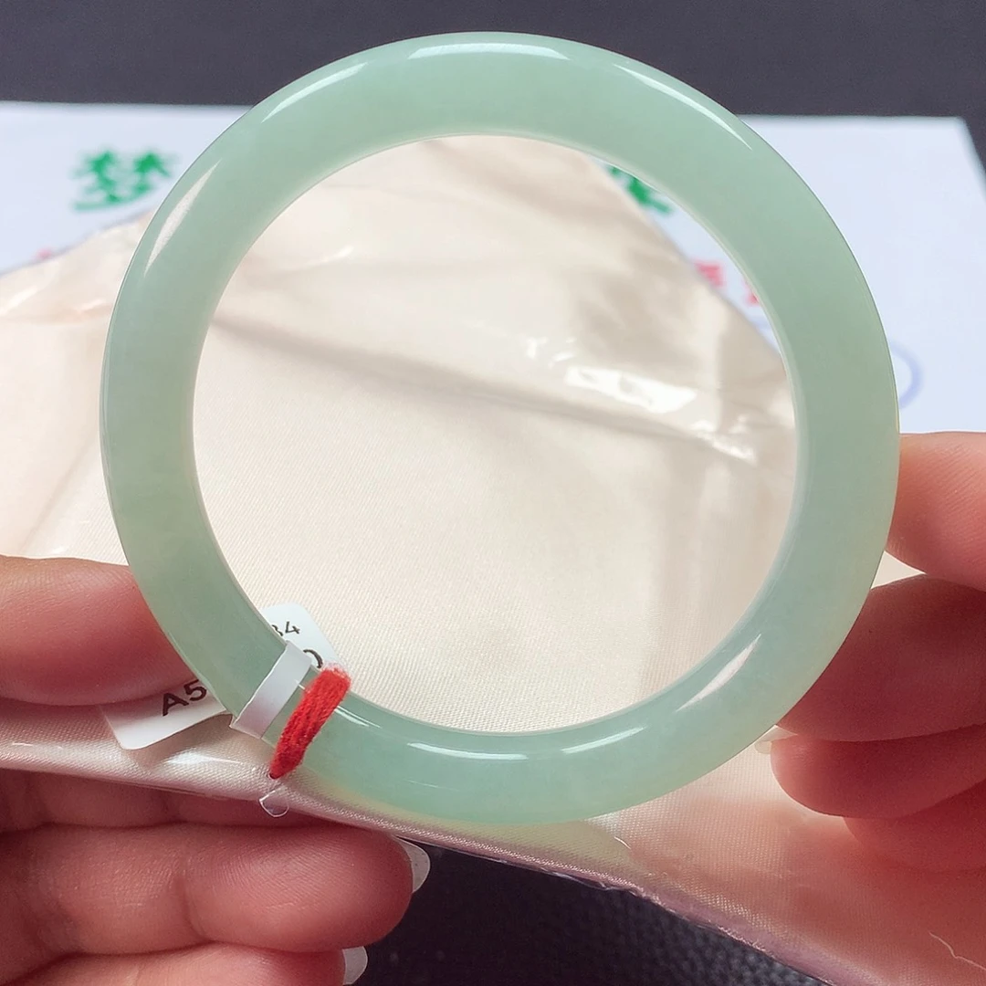 翡翠手镯未镶嵌天然缅甸A货翡翠手镯