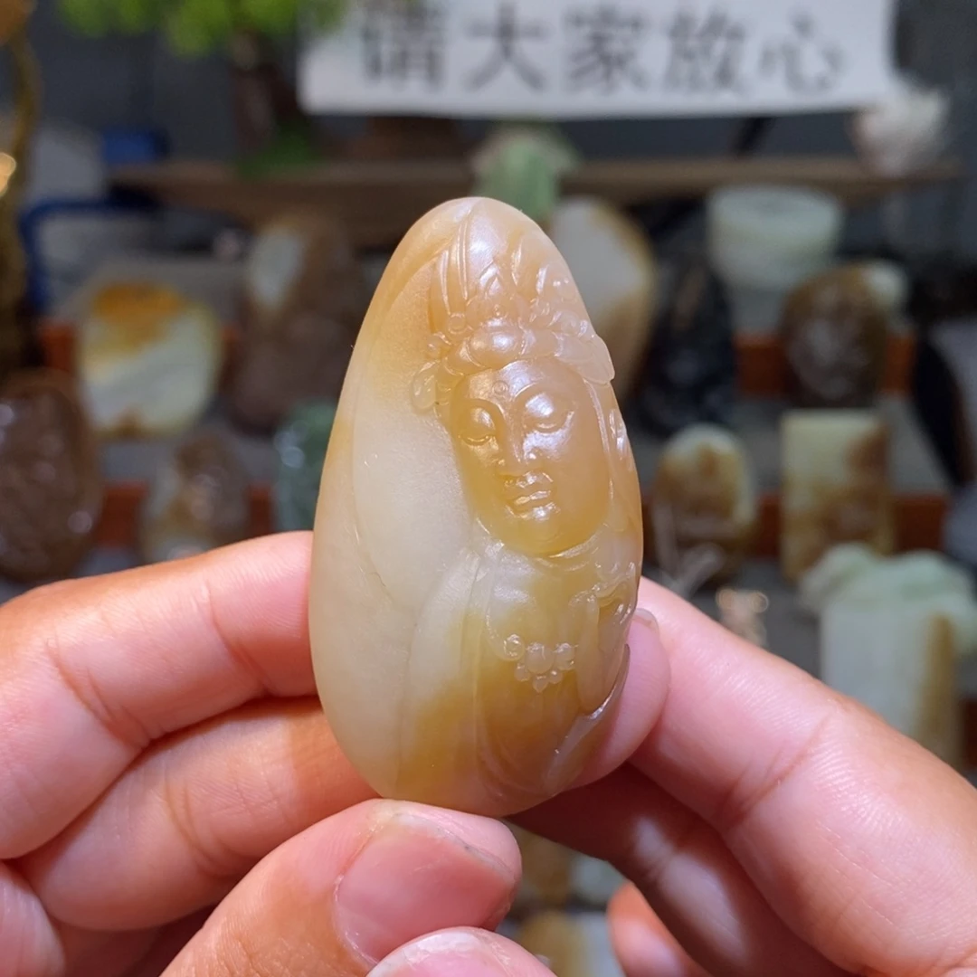 定制和田玉且末糖观音首