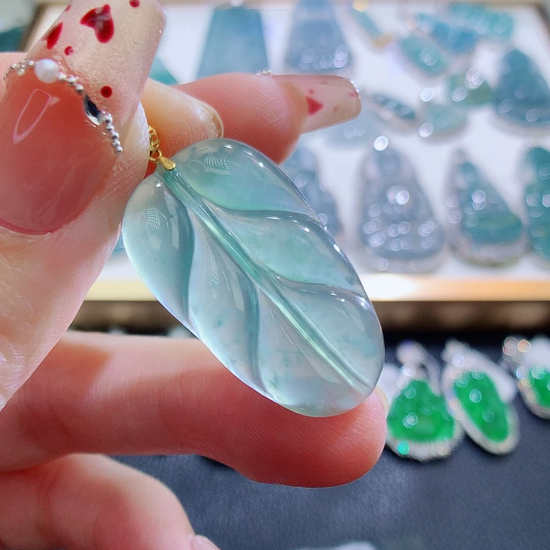 翡翠颈饰18K金镶嵌翡翠