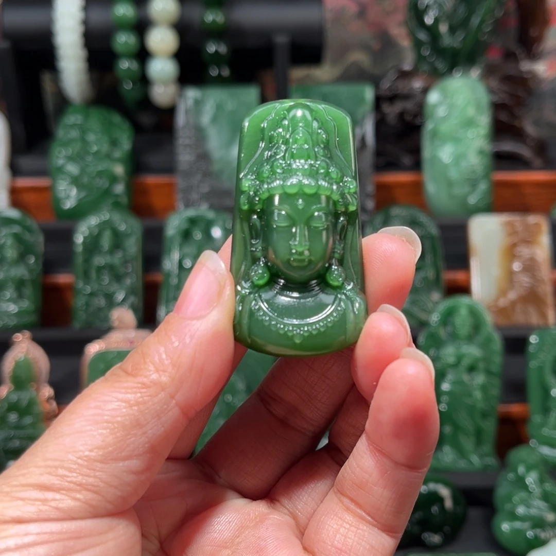 明***风和田玉（碧玉）未镶嵌颈饰