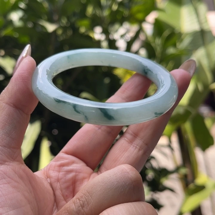 【闪购商品】翡翠手镯未镶嵌54.3圆条