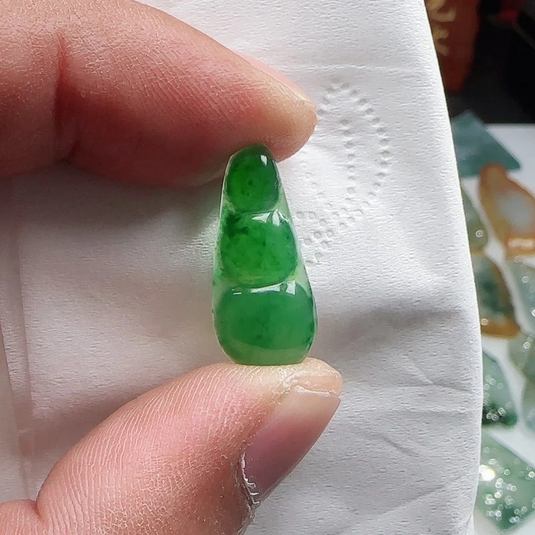 定制翡翠未镶嵌翡翠