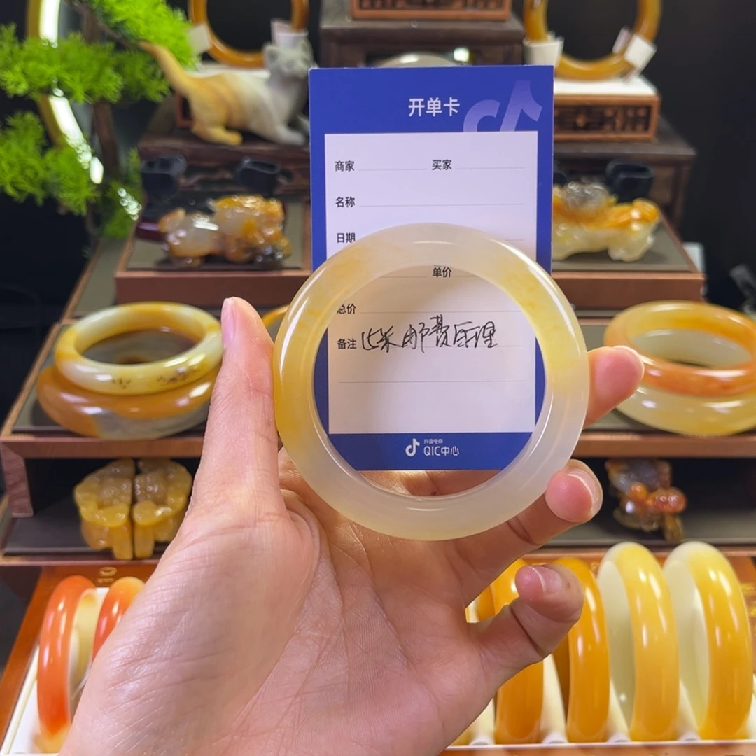 未镶嵌手镯石英质玉小**娜