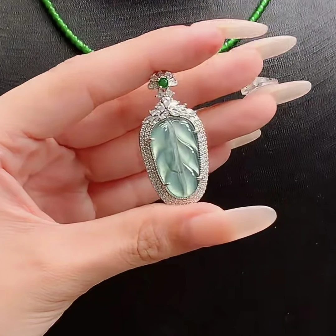 天然翡翠A货冰种叶子