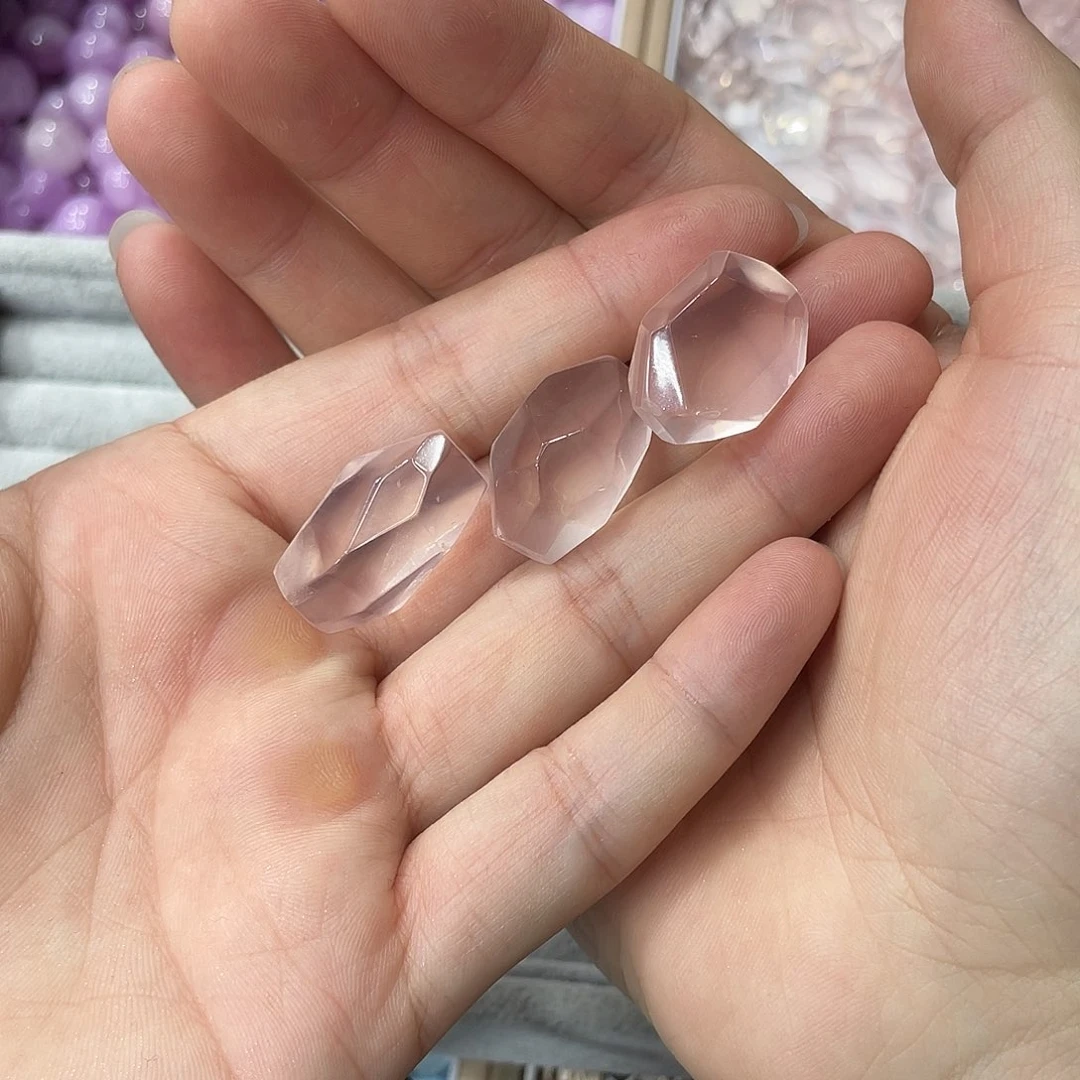 水晶珠宝半成品未镶嵌星****姐打孔，不退不换