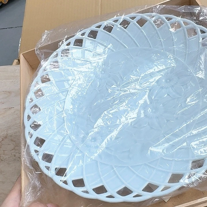 战****）瓷器。  瓷器。