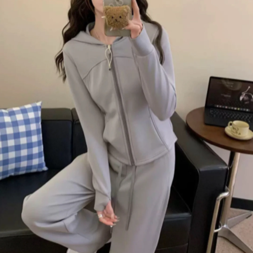 春季新品个性时尚百搭连帽小蛮腰设计云感修身短款外套洋气休闲装