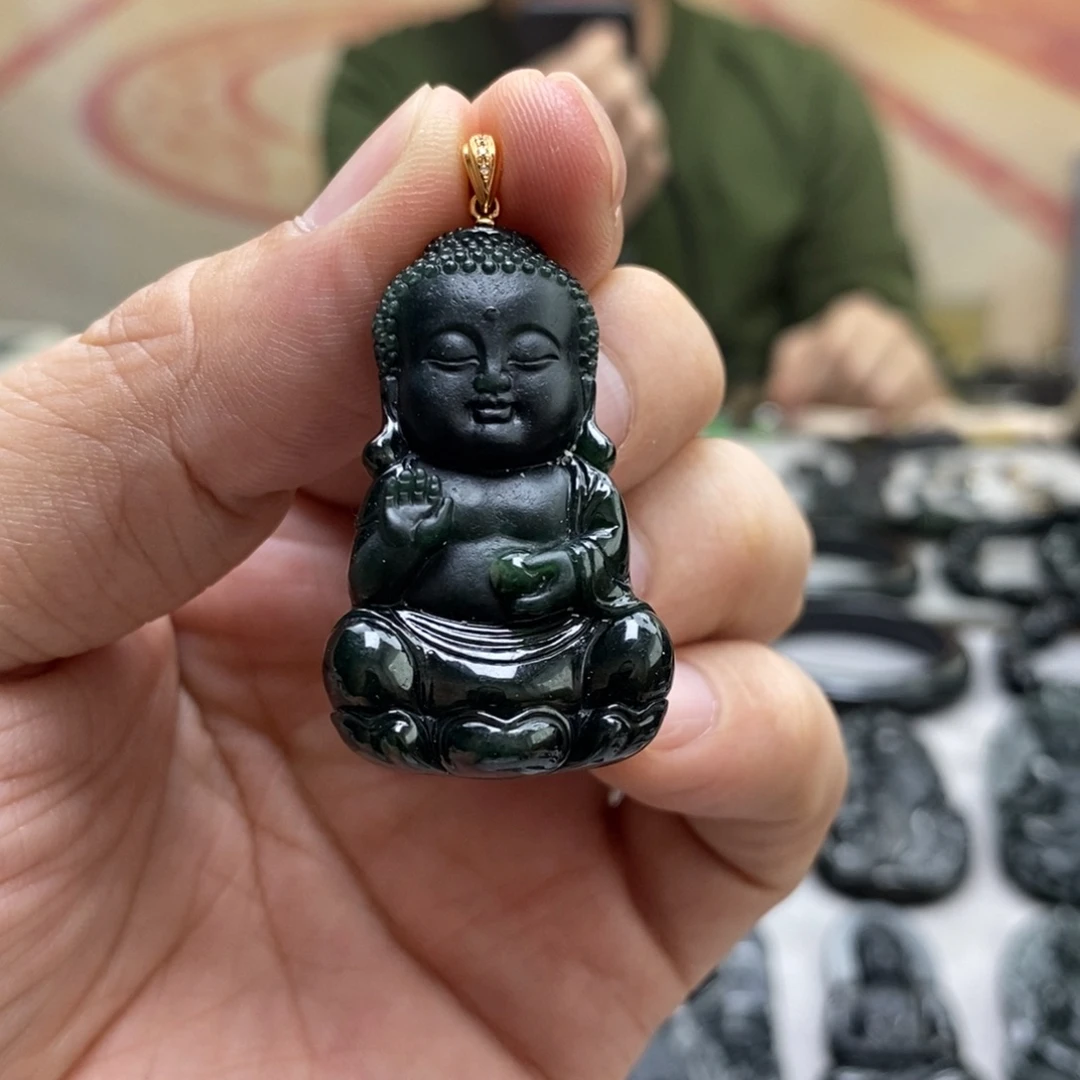 翡翠18K金镶嵌颈饰宝宝佛