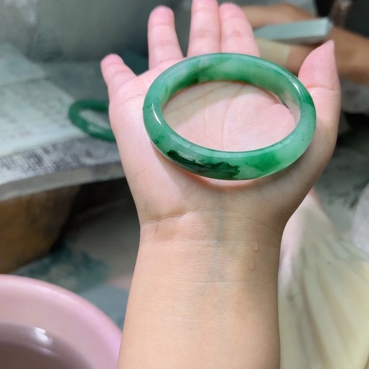 Z****未镶嵌手镯石英质玉（非洲翠）定制