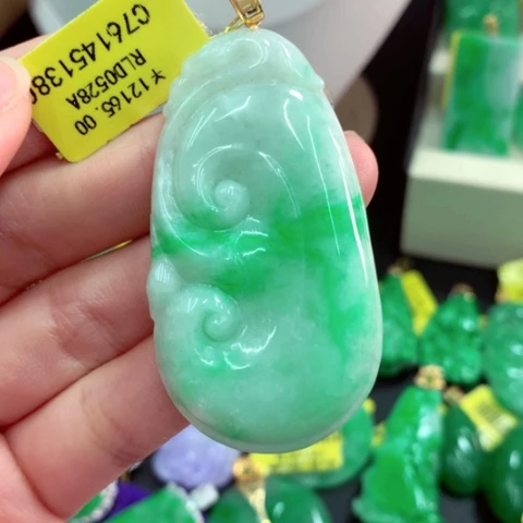 吊坠(不含链)18K金镶嵌翡翠
