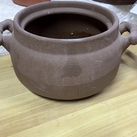 微瑕，明火，口径19厘米，高度14变形没有盖子