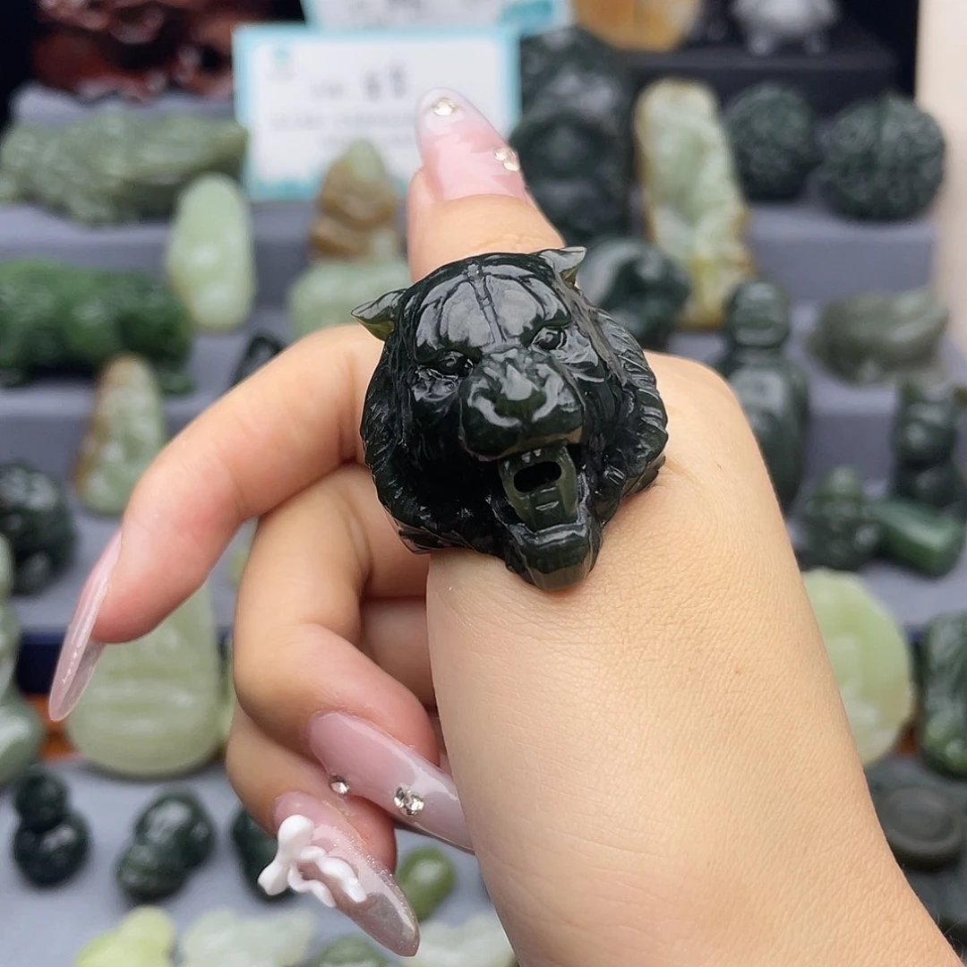 未镶嵌戒指和田玉