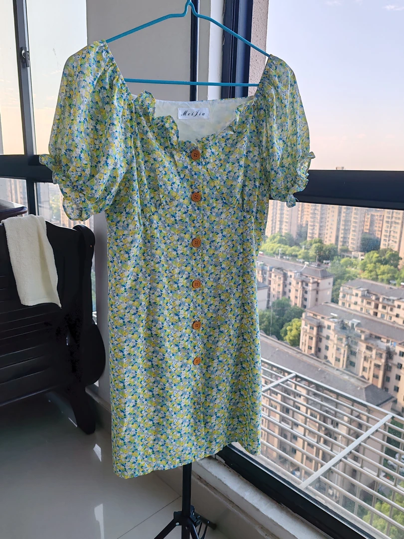 泡泡袖收腰显瘦气质方领绿色小清新雪纺碎花连衣裙女夏