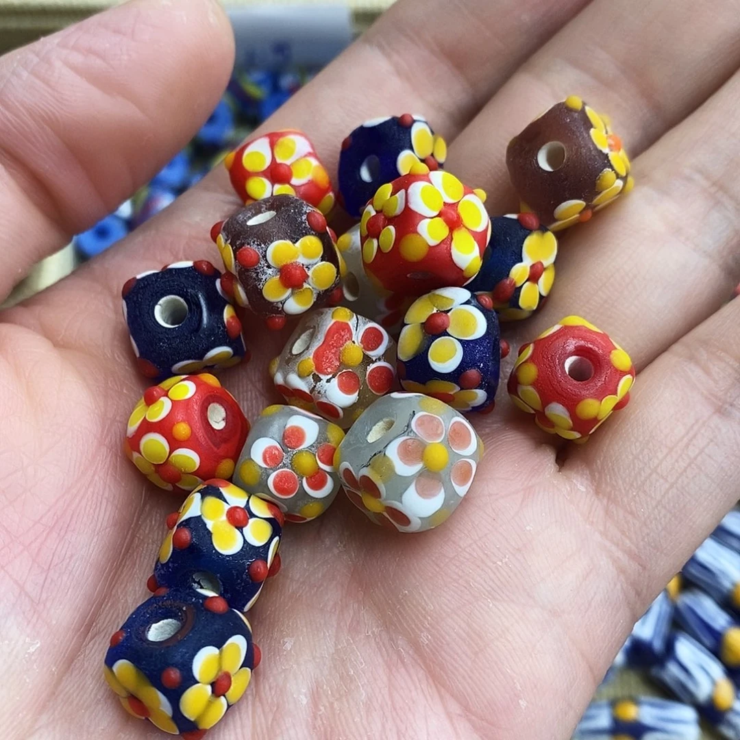 琉璃颈饰立体飘花方糖一颗