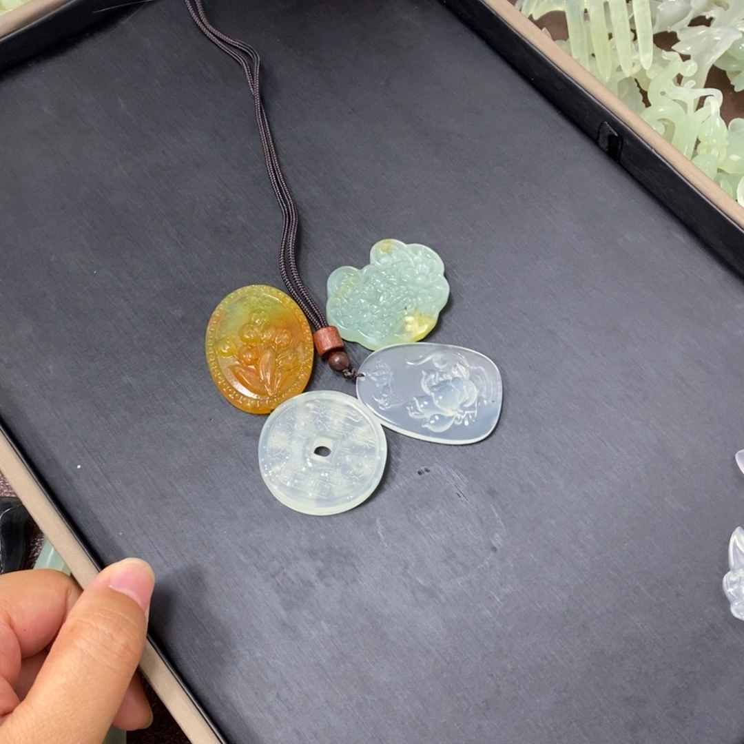 蛇纹石玉未镶嵌吊坠(不含链)卿****暮