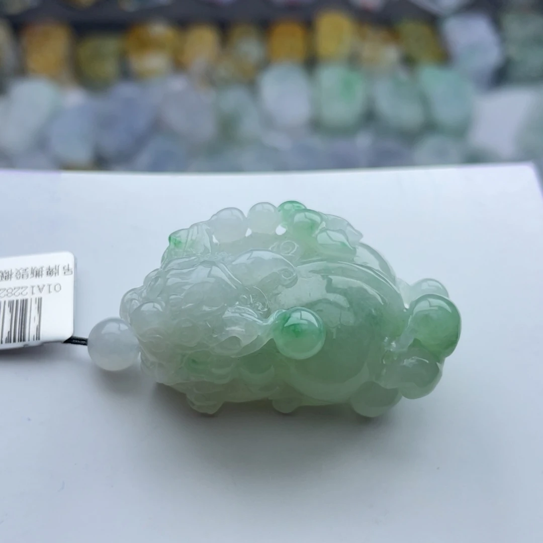 翡翠颈饰未镶嵌貔貅