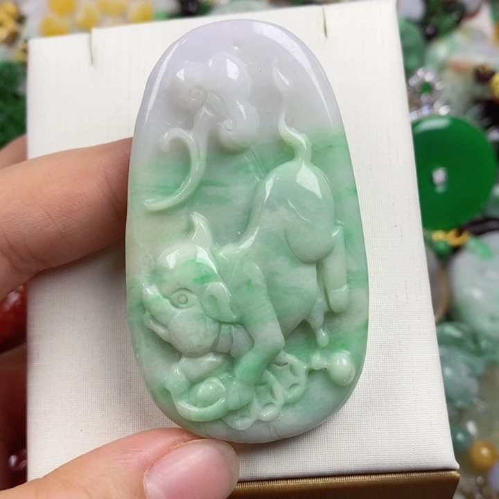 吊坠(赠链)未镶嵌翡翠