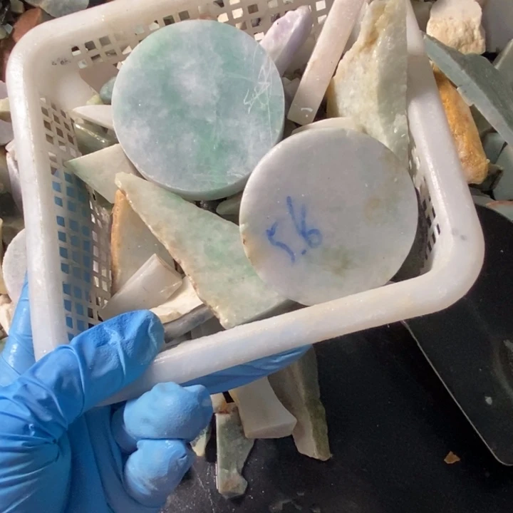 翡翠颈饰未镶嵌天然翡翠