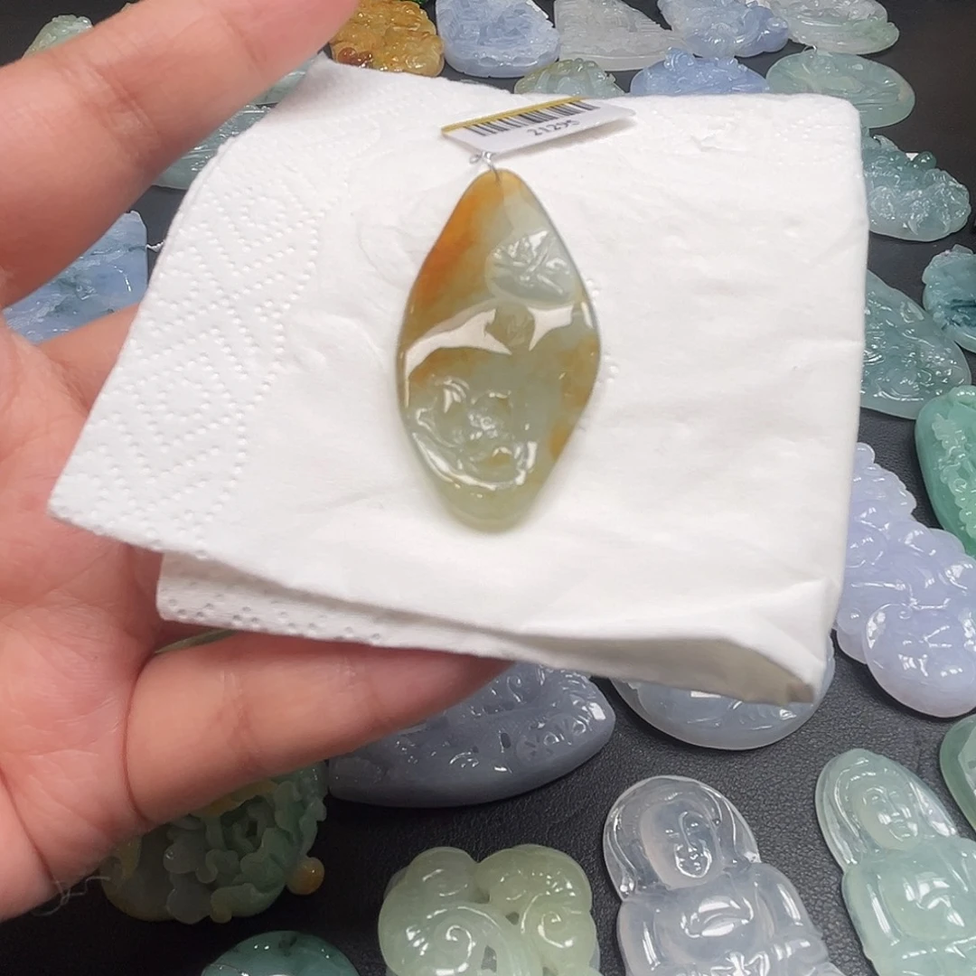 翡翠未镶嵌颈饰吊坠