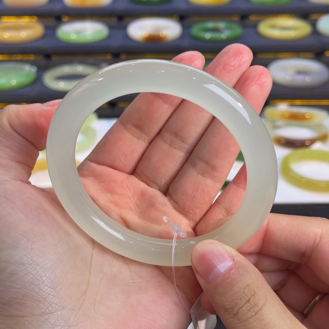 未镶嵌手镯和田玉-高冰玻璃底白晴 58