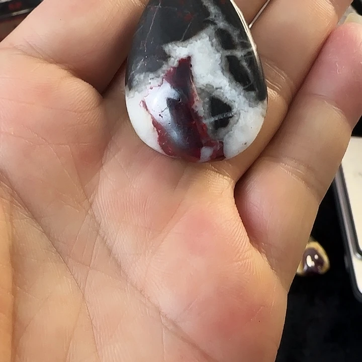 天然辰砂贵州万山天然大晶体朱砂吊坠正品