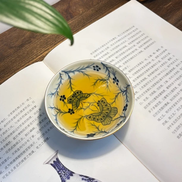 【南风】雨溪山房 手绘蝴蝶普洱杯 134