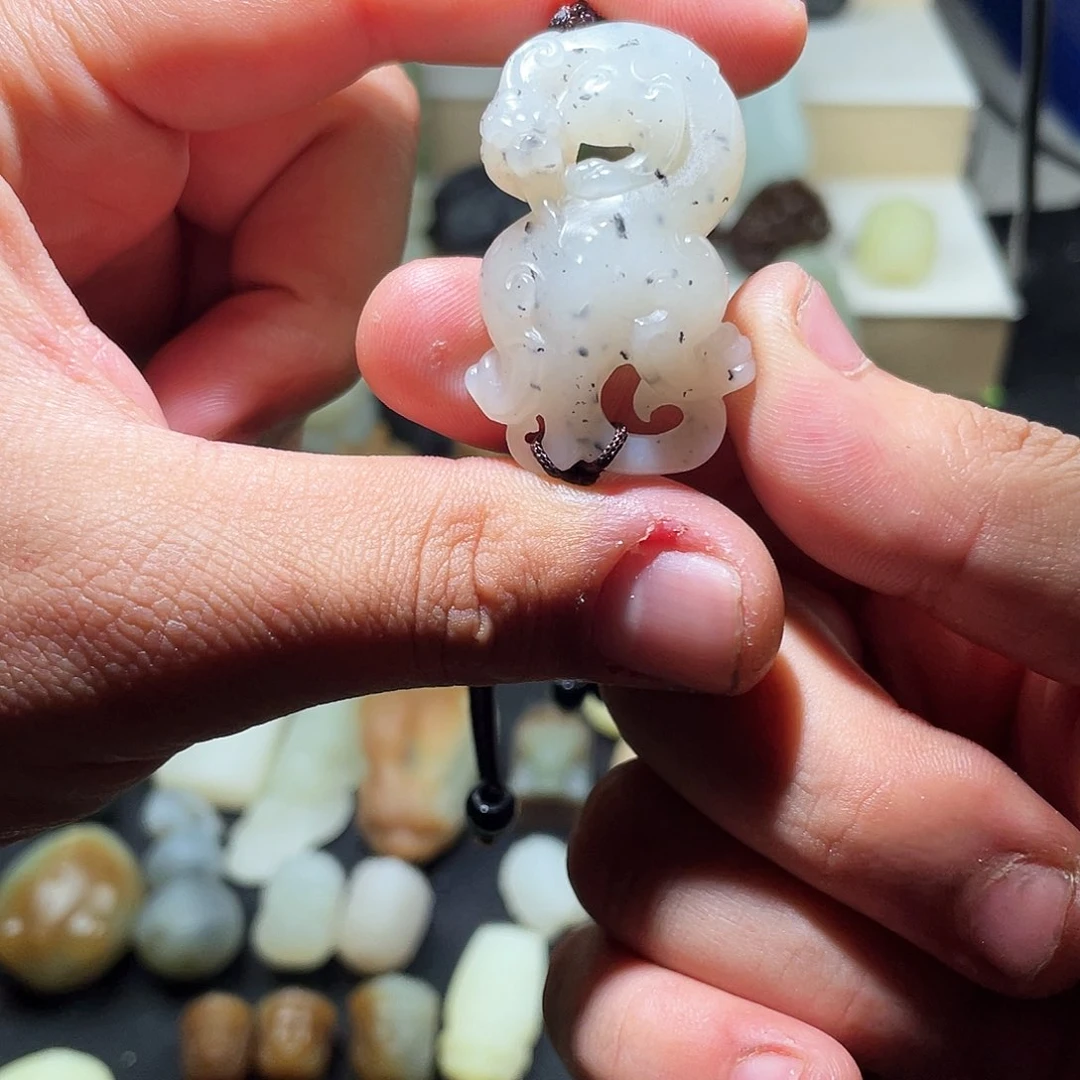 颈饰未镶嵌和田玉