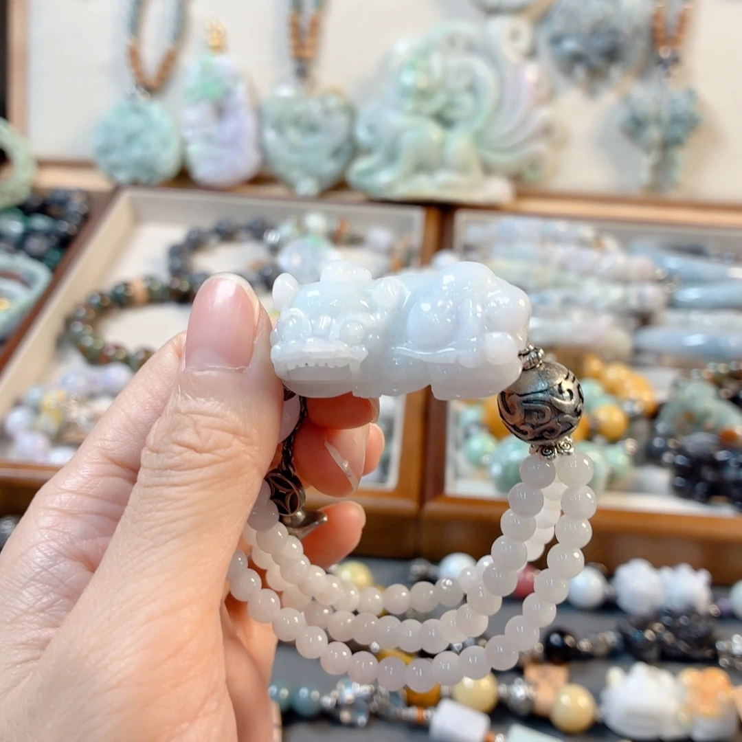 是***呀翡翠未镶嵌颈饰手串