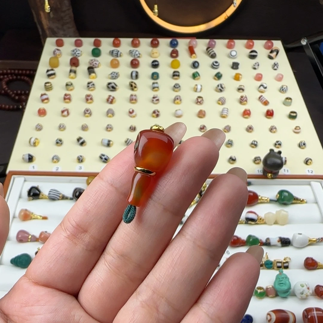 忕***佪玛瑙/玉髓未镶嵌随机款式侧挂