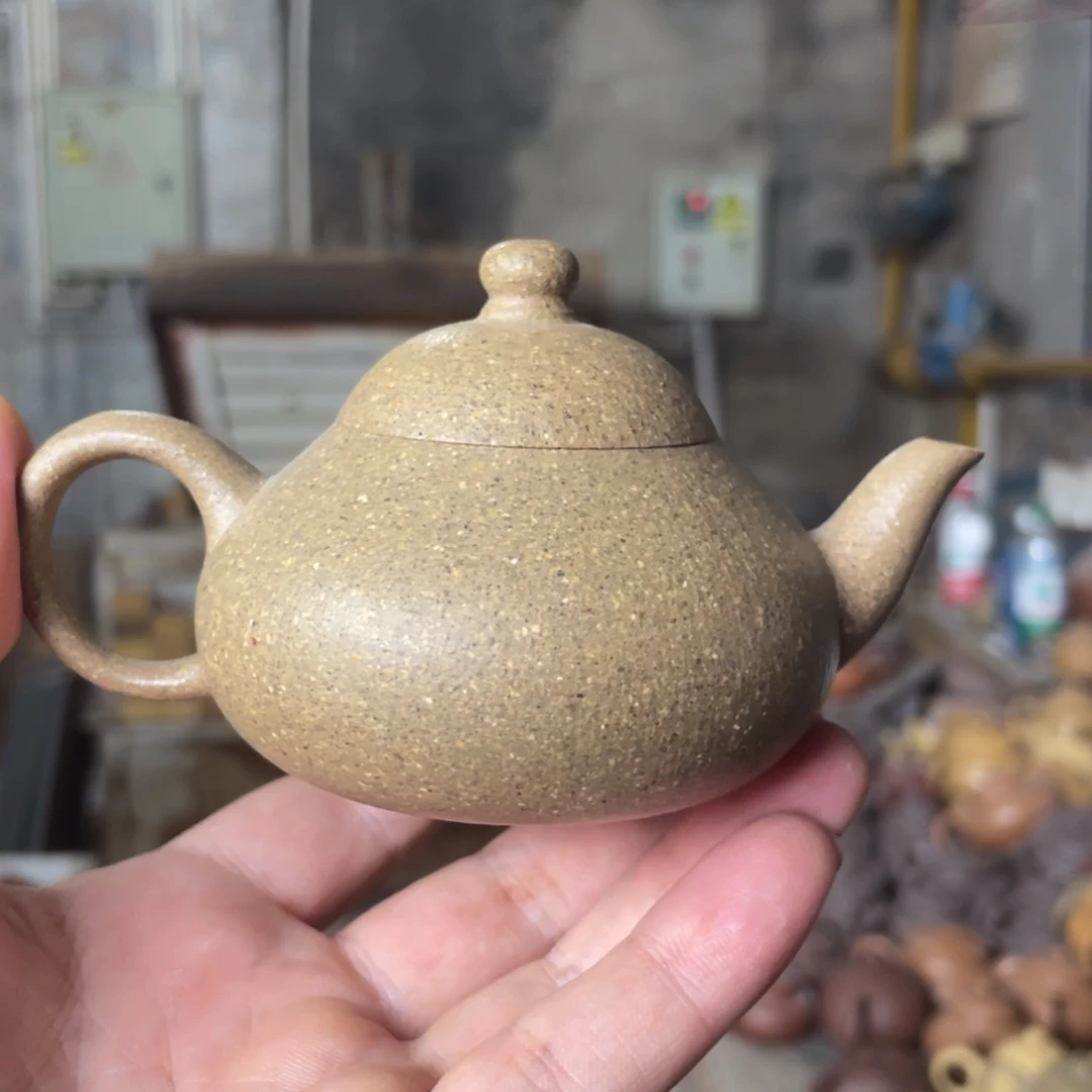 茶壶紫砂XJ。老档口蟹壳青。130CC。矮梨