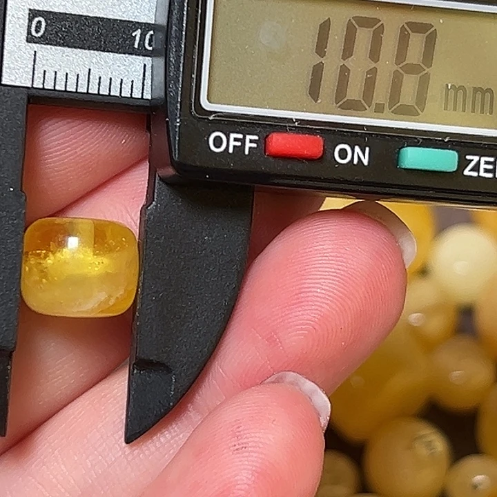 蜜蜡未镶嵌裸石微瑕97