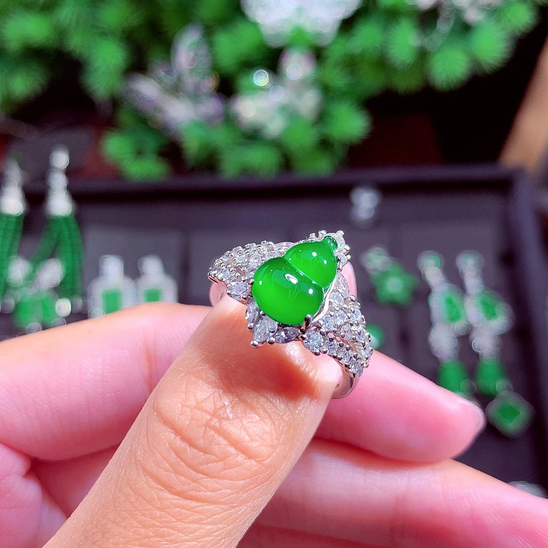 颈饰未镶嵌翡翠天然