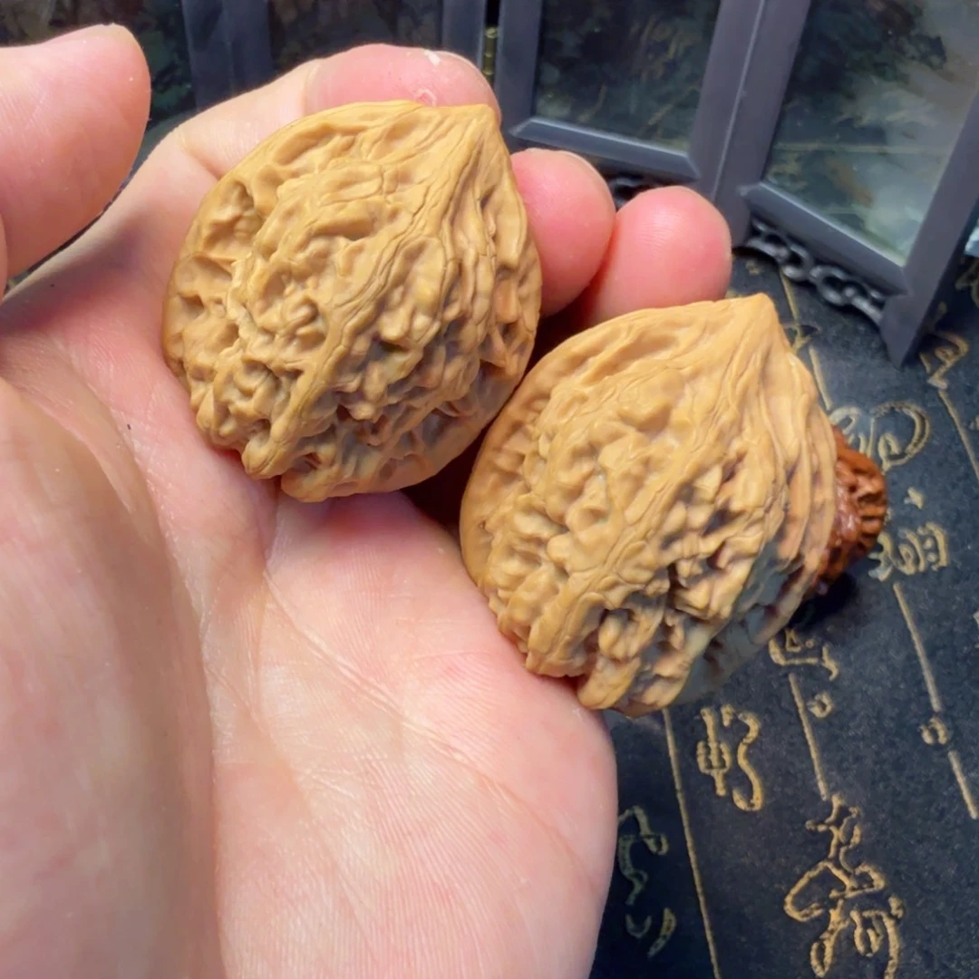 文玩核桃吊坠老鸡心36