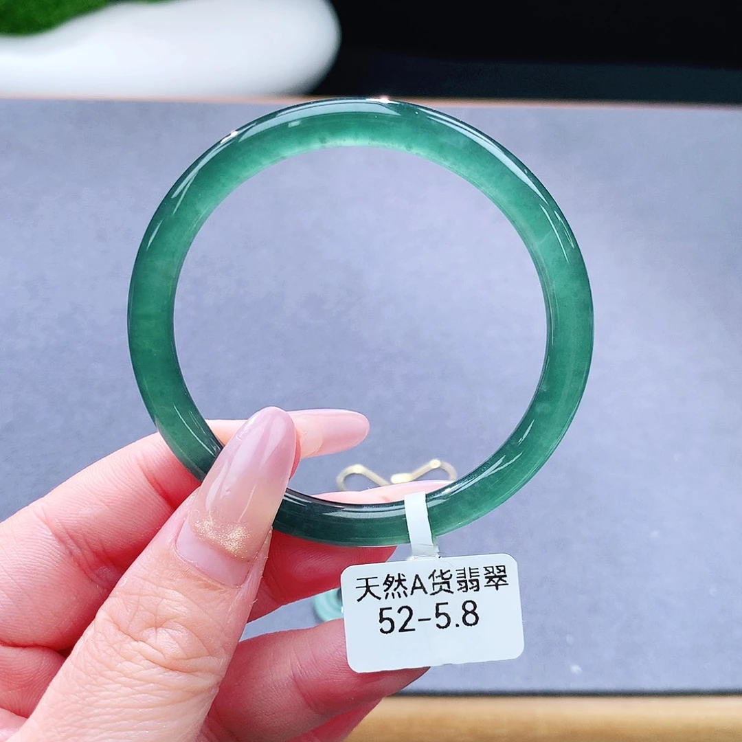 未镶嵌手镯（圆镯）翡翠